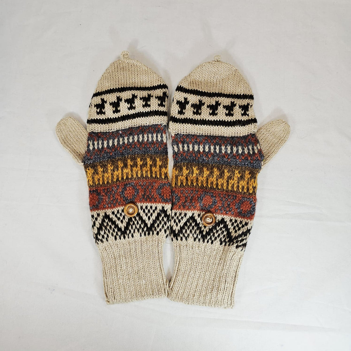 Awki Handcrafted Alpaca Wool Mittens – Red, Off White, Green or Beige | Peruvian Royal Heritage