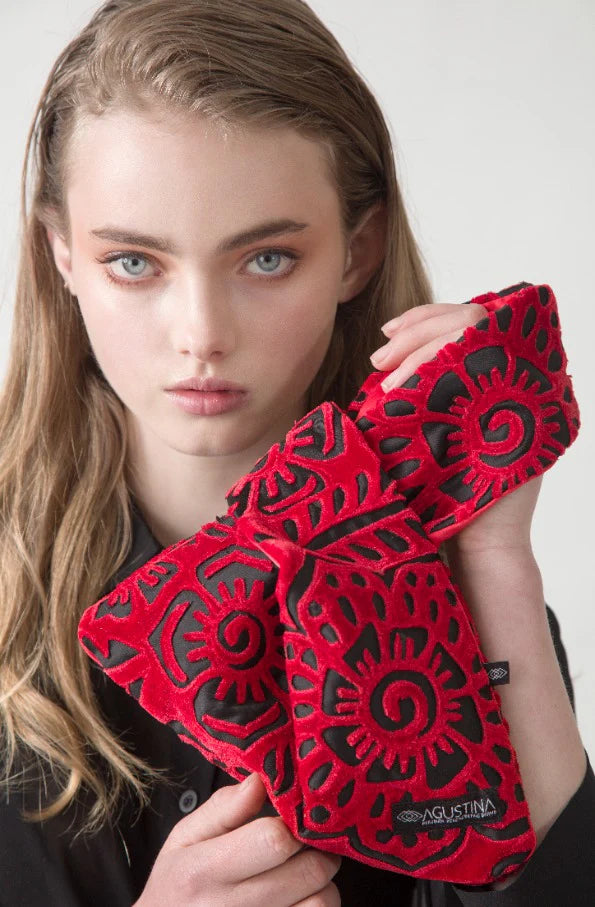 Agustina – Chuspa Mini Bag (Handmade in Arequipa) Elegant Exquisite Hand Embroidered