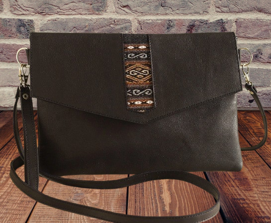 Handmade Peruvian Leather Handbag – A Fusion of Tradition & Elegance