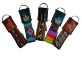 Llavero/llavero de cuero "Unisex" hecho a mano textil tradicional multicolor de 4" de largo por 1"