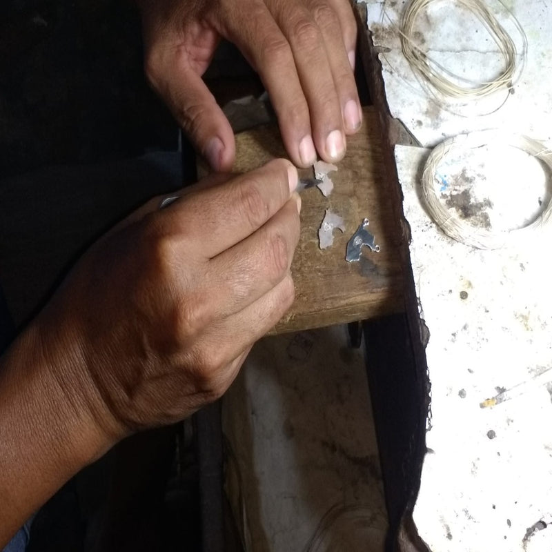 Pulsera de macramé ajustable con filigrana de Perú en plata de ley y oro 