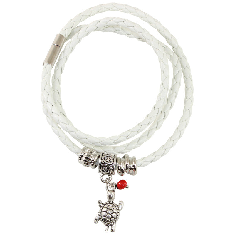 Pulsera de cuero blanco ajustable con amuleto de buena suerte 